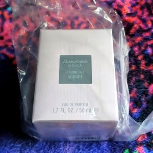 Abercrombie & Fitch Undone